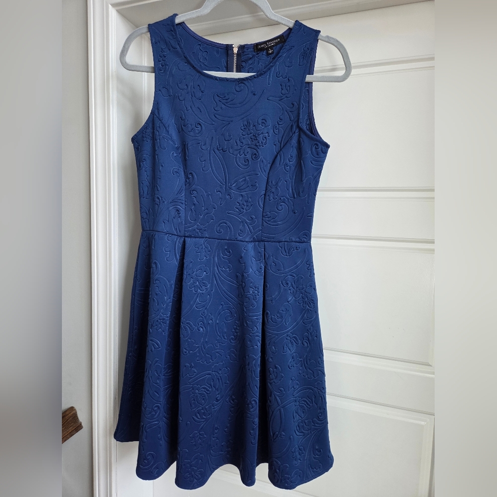 Green Envelope Sweet Blue Sleeveless Dress With Textured Design